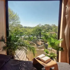 Riverfront In The Garden Villa